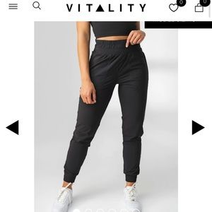 Vitality aka balance athletica swift joggers black size Medium